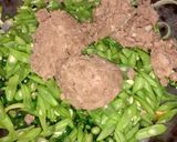 Foto langkah ke 2 dari resep Tumis kornet buncis cabe ijo.