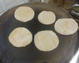 A picture of step 5 of Besan masala stuffed mini paratha with cashew makhana curry.