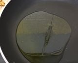 A picture of step 1 of Jhat pat timater chutney.