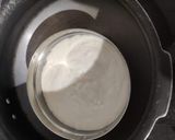 A picture of step 5 of Mango Glaze Cake.
