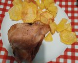 Foto del passaggio 3 della ricetta Pollo con le patate fritte e croccanti 😋
