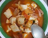 Foto langkah ke 8 dari resep Tahu dan sawi kuah merah.