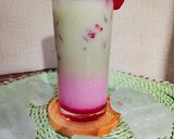 Foto langkah ke 7 dari resep Strawberry Matcha Latte.