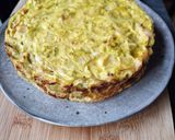Une image de l'étape 2 de Quiche sans pâte, poulet, curry, poireaux et crème de coco.