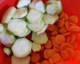 Foto langkah ke 1 dari resep Sayur Bening Oyong/Gambas Sederhana.