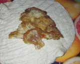 A picture of step 3 of Fried egg roll.