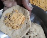 A picture of step 3 of Sattu Paratha.