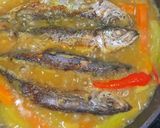 Foto langkah ke 5 dari resep Ikan Goreng Acar Kuning.