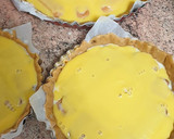 Foto del paso 4 de la receta: Pastel de manzana con natillas y crumble