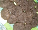 A picture of step 5 of Chocolate butter cookies without oven.