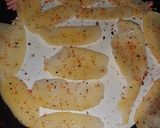 A picture of step 3 of 🥔chips without frying.In microwave.