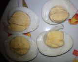 A picture of step 5 of Bolied egg.