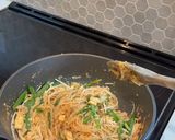 A picture of step 5 of Shrimp Pad Thai.