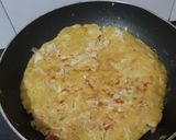 Foto langkah ke 2 dari resep Dadar macroni mozarella.