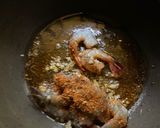 A picture of step 2 of Spicy Garlic Shrimp Linguine.