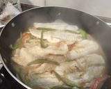 Foto del paso 3 de la receta: Merluza al vino