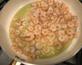 Foto del paso 3 de la receta: Salsa de camarones al ajo para pastas