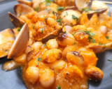 Foto del paso 12 de la receta: Rape con alubias y almejas con salsa romesco