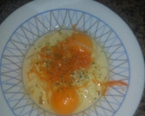 Foto del paso 1 de la receta: Tortilla con brotes de soja y zanahoria rallada