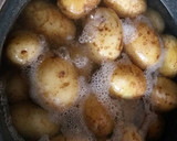 Foto del paso 4 de la receta: Dorada a la sal con patatas arrugadas