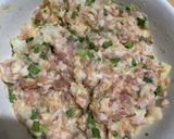 Hình bước làm 1 của món Đậu nhồi thịt tẩm hành lá