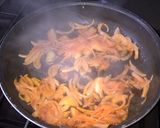 Foto del paso 3 de la receta: "PanPicaPica" el pan con la picada incluida, con una cerveza y papitas, ya está la picadita!!!