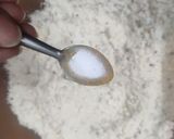 A picture of step 4 of Rava dosa.