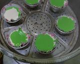 Foto langkah ke 4 dari resep Bolu Kukus Semangka.