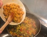 Foto del paso 2 de la receta: Pollo con cúrcuma y verduras