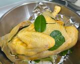 Hình bước làm 3 của món Gà Hấp Lá Chúc