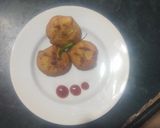 A picture of step 3 of Lilwani Kachori.
