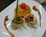 Foto del paso 3 de la receta: Rolls de merluza con vegetales a las finas hierbas
