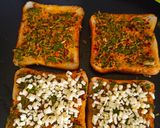 चीज़ गार्लिक ब्रेड टोस्ट (Cheese Garlic Bread Toast Recipe In Hindi) रेसिपी चरण 3 फोटो