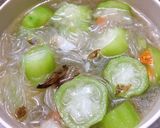 Foto langkah ke 2 dari resep Sayur Bening Oyong.