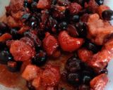 Foto del paso 8 de la receta: Arrollado de frutos rojos y crema