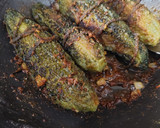मसालेदार भरवां करेला(MASALEDAR BHARWA KARELE RECIPE IN HINDI) रेसिपी चरण 5 फोटो