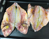 Foto del paso 1 de la receta: Dorada a la espalda