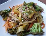 Foto del paso 5 de la receta: Espaguetis🍝 con vegetales🥦🥒🌰🥕🍯