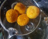 Foto langkah ke 6 dari resep Roti Goreng tanpa ulen (minyak).