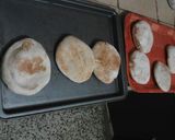 Foto del paso 3 de la receta: Pan de pita, "con ayudante especial"