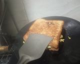 A picture of step 4 of Leftover vermicelli sandwich.