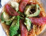 Foto del paso 7 de la receta: Tortilla con salmón y aguacate