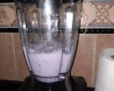 Foto del paso 2 de la receta: Licuado de arándanos (leche violeta)