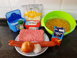 Macarrones con chistorra roja con carne picada gratinados