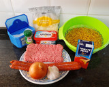 Foto del paso 1 de la receta: Macarrones con chistorra roja con carne picada gratinados