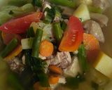 Foto langkah ke 7 dari resep Sup Ayam Bakso.