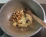 Foto langkah ke 2 dari resep Nasi Ayam Jamur RICE COOKER.