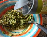 Foto del paso 4 de la receta: Pesto de albahaca en mortero