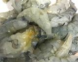 Hình bước làm 1 của món Tôm xào bơ tỏi