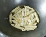 Foto langkah ke 3 dari resep Kacang Umpet Pedas Manis Daun Jeruk.